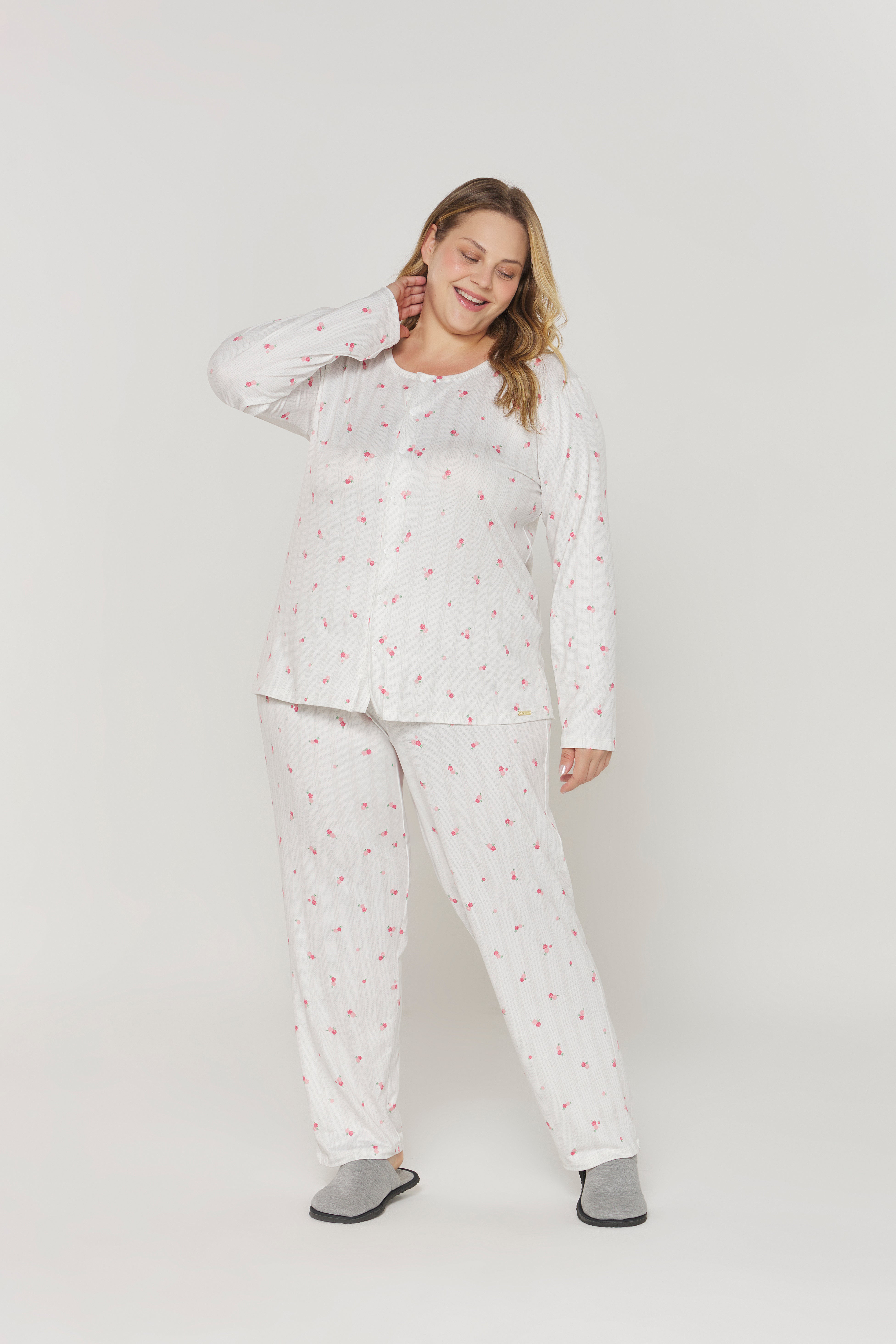 Pijama Manga Longa com Calça Aberta PlusSize Floral – Danka® 01.2.0445