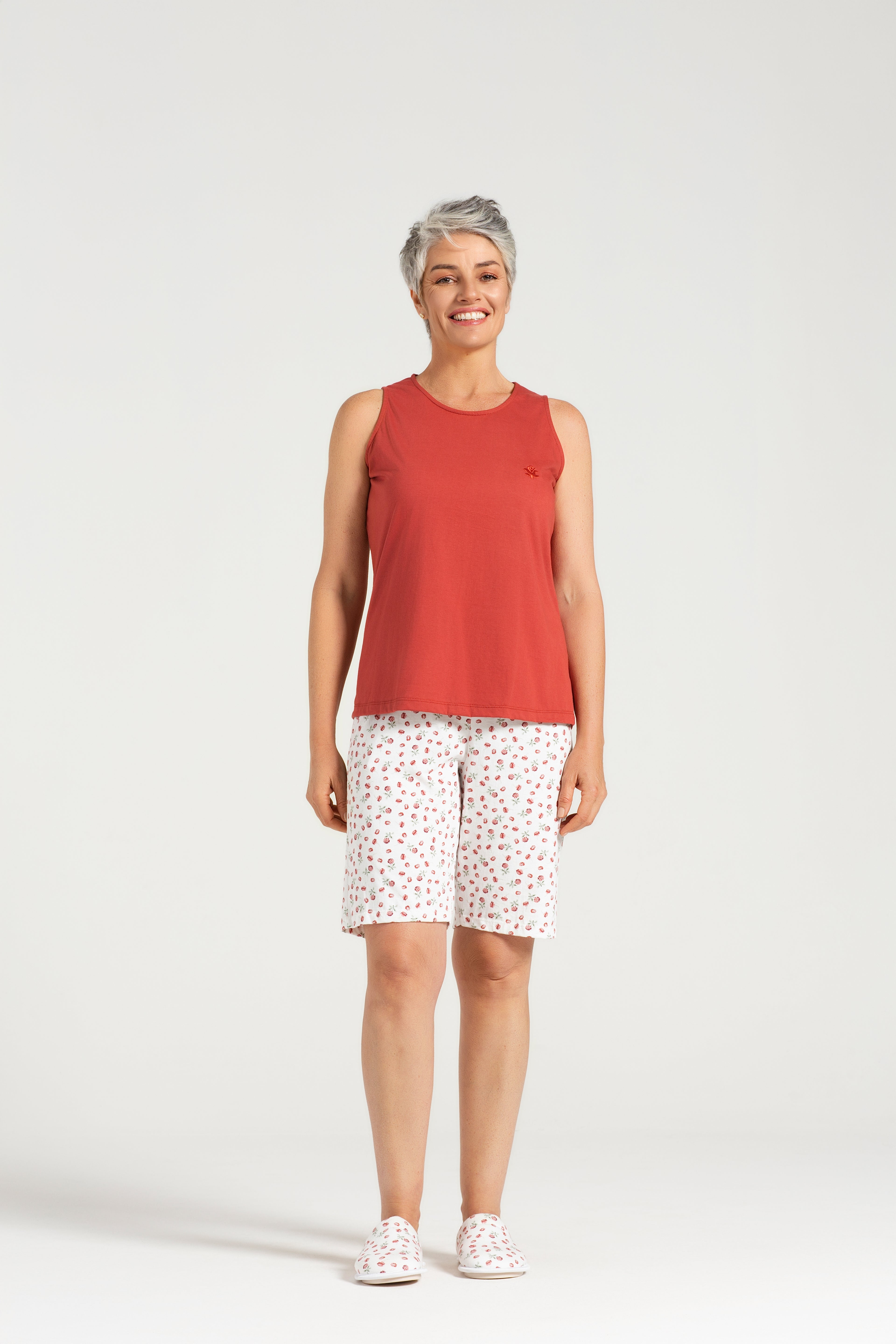 Pijama Regata em Meia Manga com Bermuda em Malha Rotativa Floral Delicado – Pzama® 050333