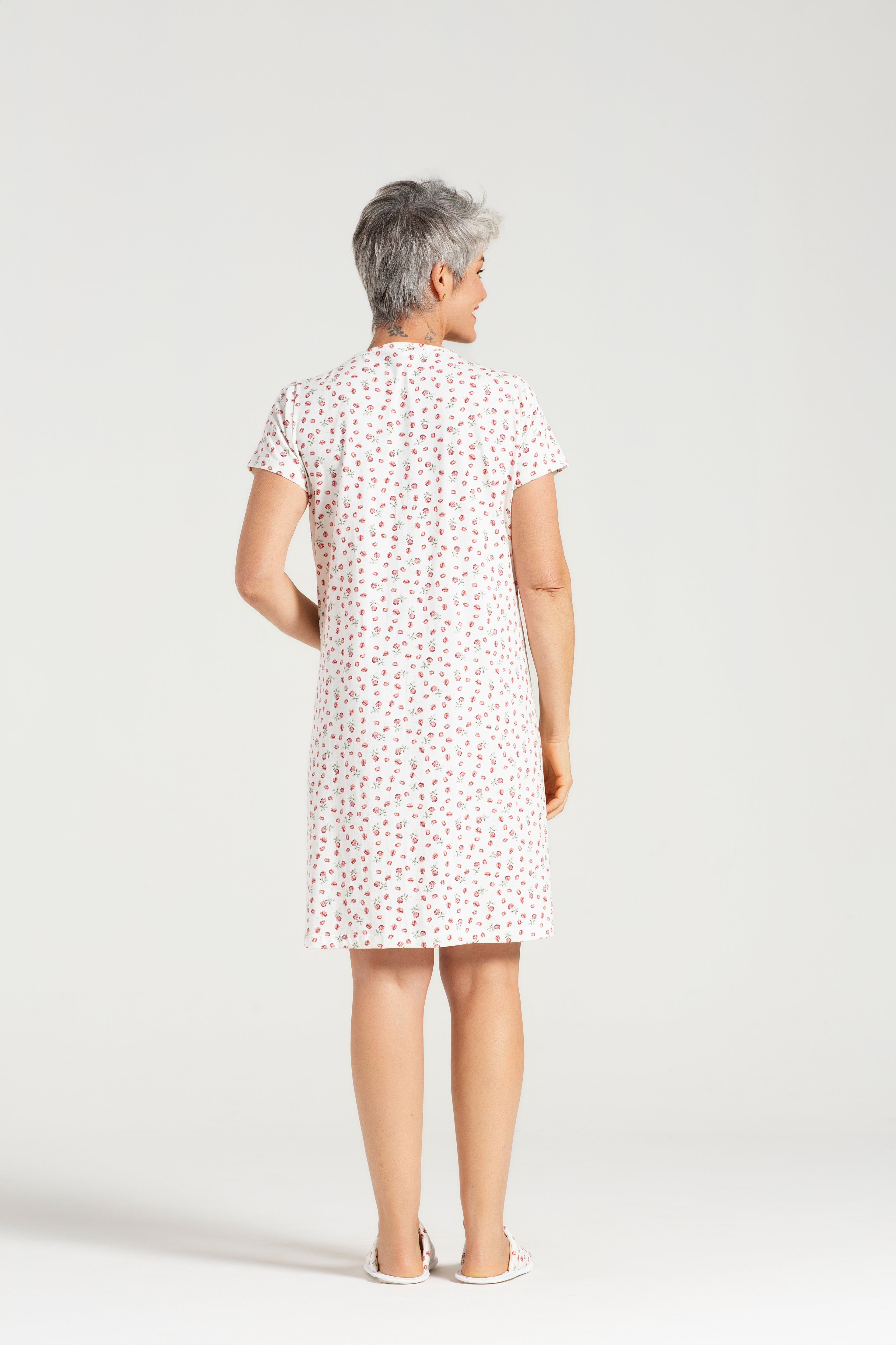 Camisola Meia Manga com Abertura Frontal em Malha Rotativa Floral Delicada – Pzama® 050342
