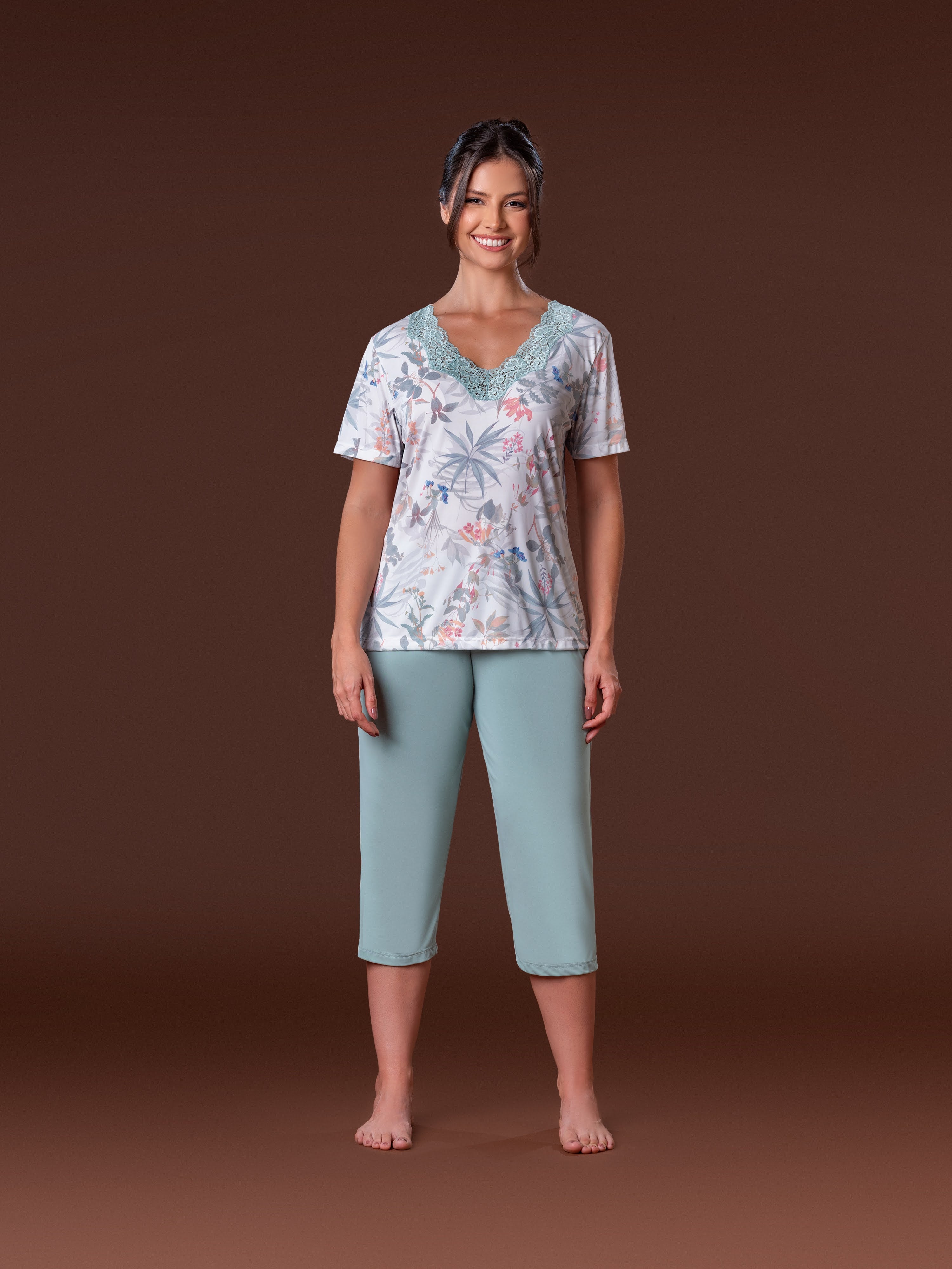 Pijama Meia Manga com Capri Estampada com Renda – Maria Cândida® 10569 - 512E-MANITRA