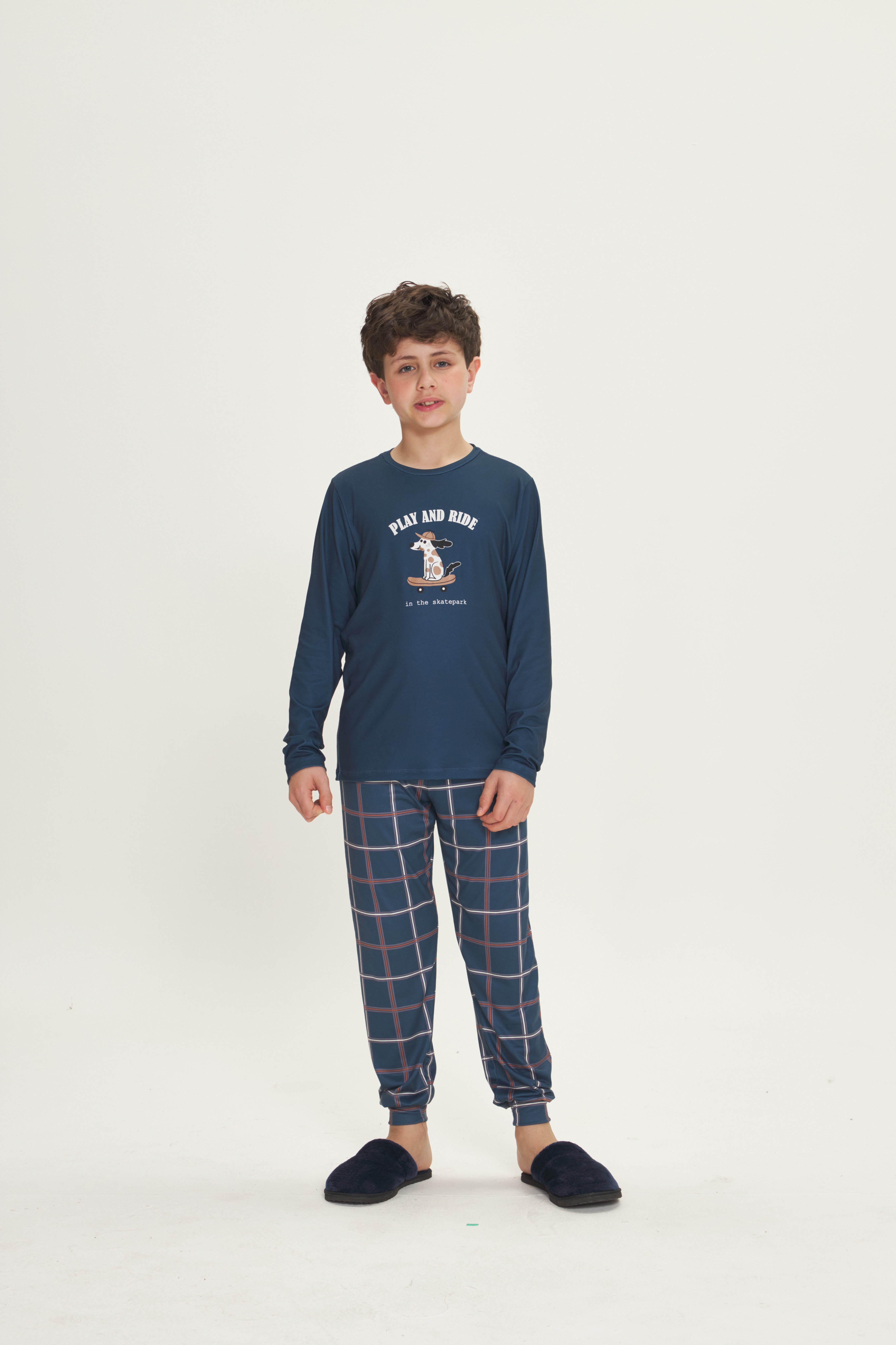 Pijama Infantil Masculino Manga Longa com Calça Peach Touch Marinho Xadrez – Danka® 01.2.0525/26