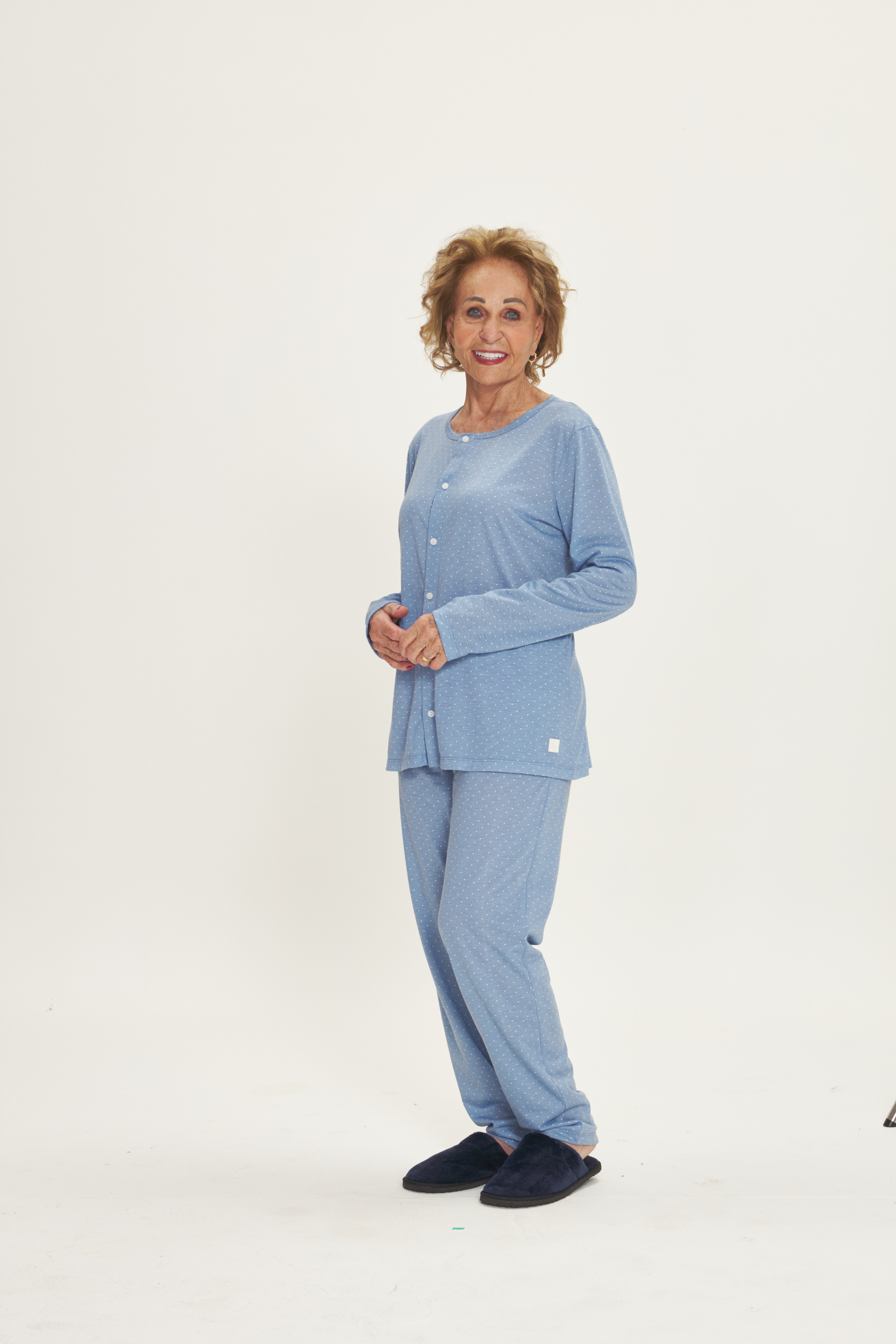 Pijama Senhora Manga Longa com Calça Aberto em Poliviscose Poá Azul Claro – Danka® 01.2.0612