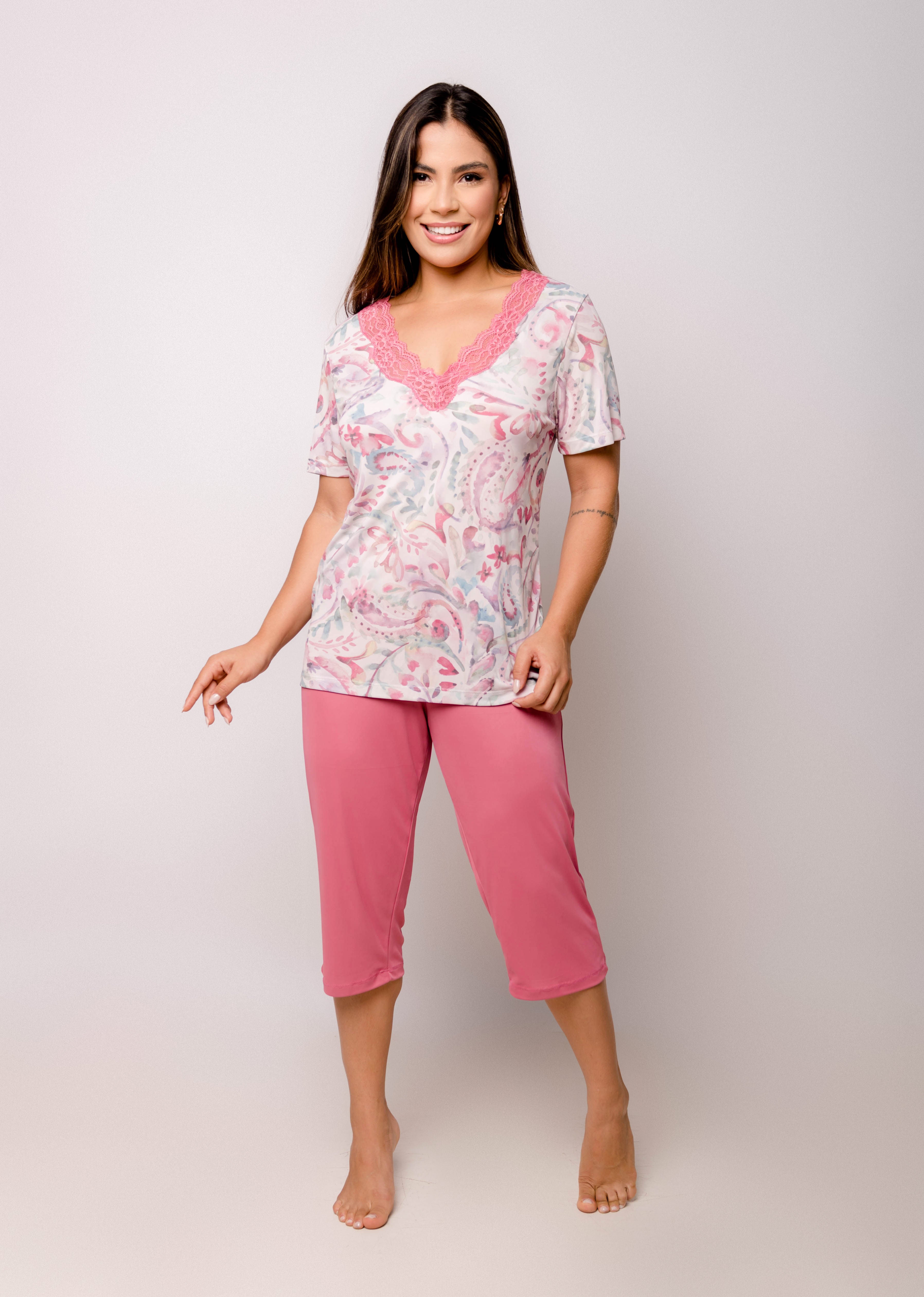 Pijama Meia Manga com Capri Estampado com Renda – Maria Cândida® 10169