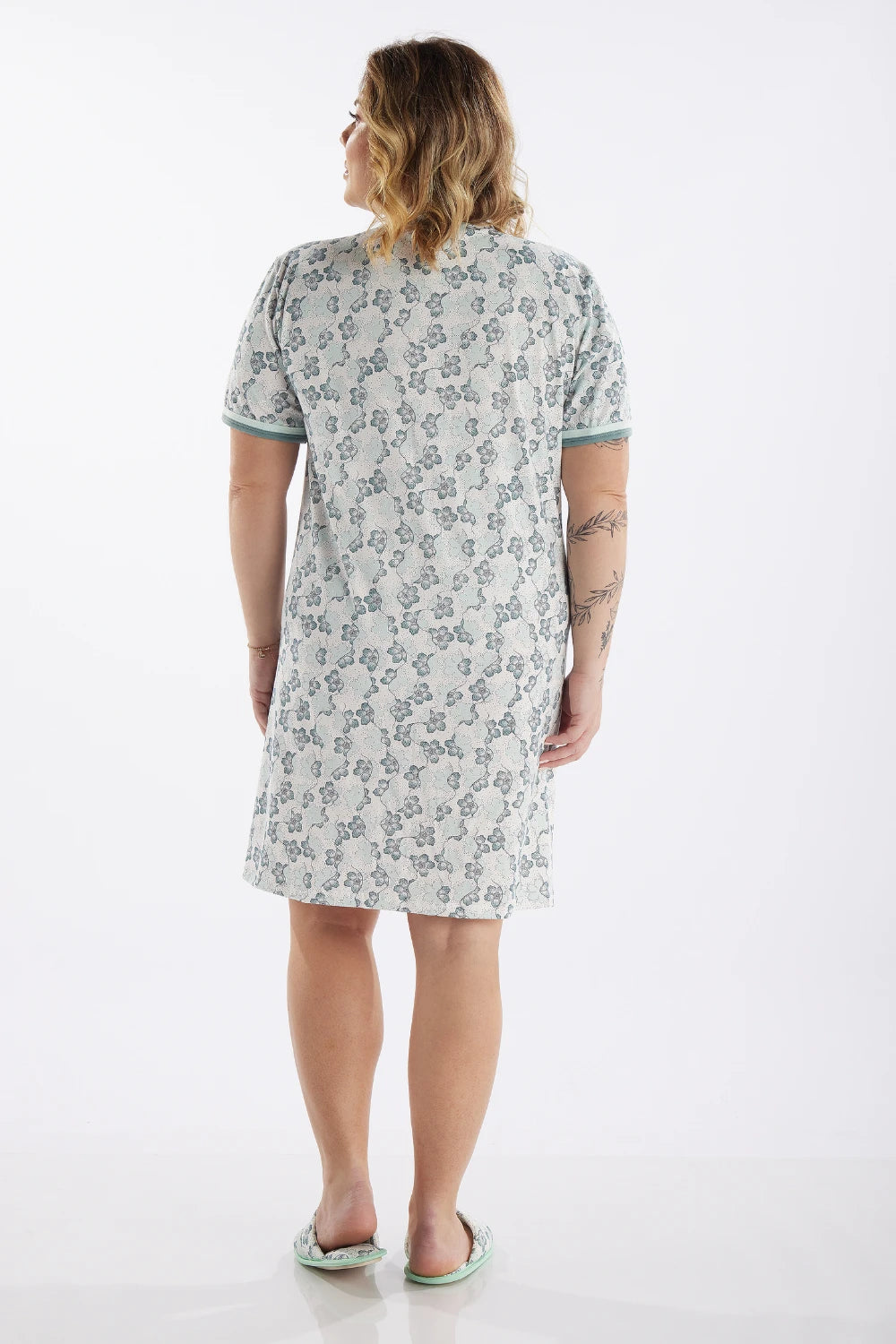 Camisola Meia Manga Abertura Frontal Plus Pzama® 090225 - COR 02