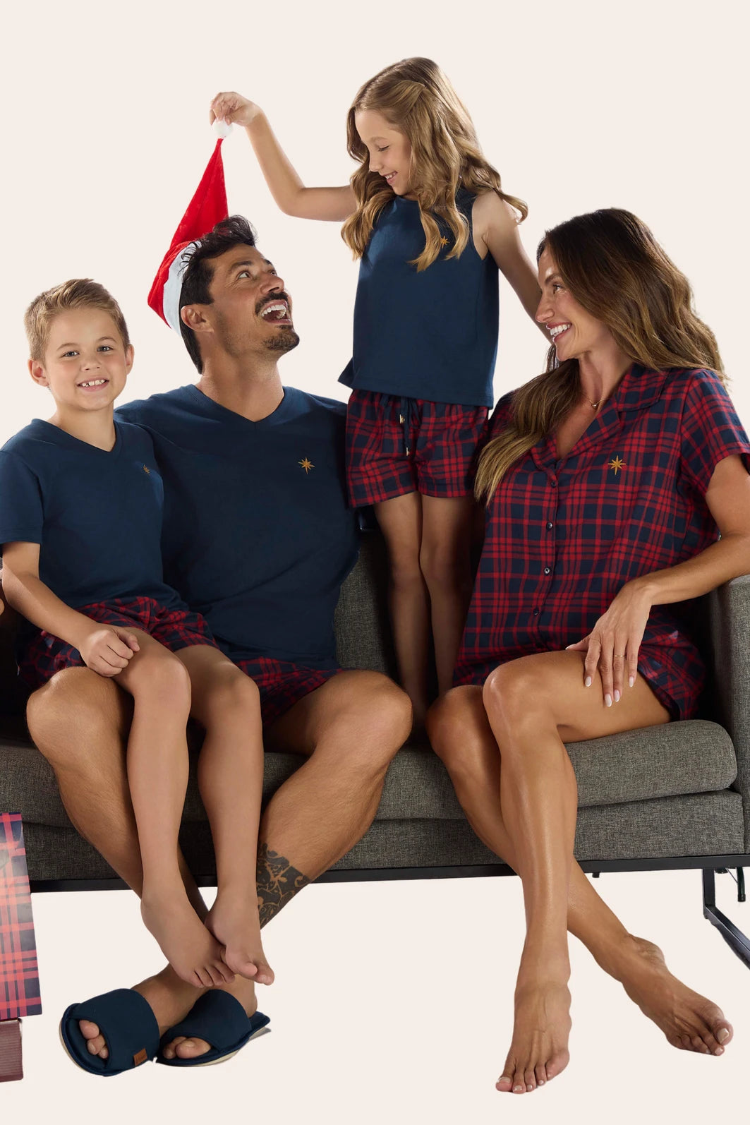 Pijama Básico Meia Manga Aberto com Bermuda Xadrez Vermelho e Azul – Pzama® 100273